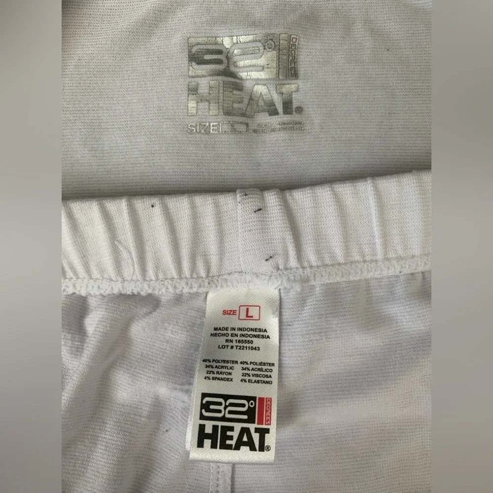 32 Degrees Hot White & Black Long Sleeve Pants Thermal Set